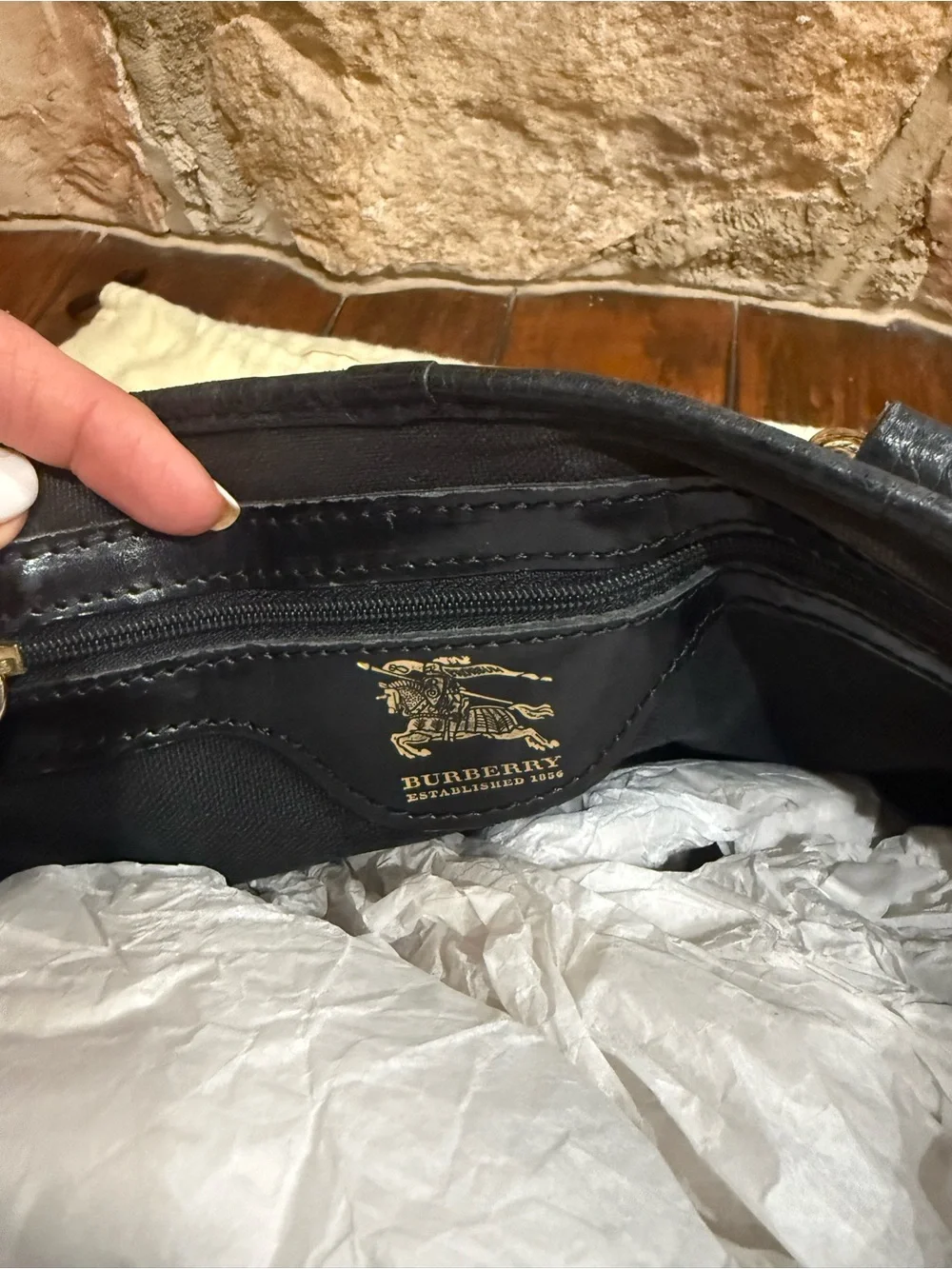 Burberry Beige Nova Check Handbag with Black Trim - Picture 5 of 6